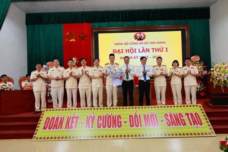 Đại hội Đảng bộ Công an xã Tam Hưng: Dấu mốc xây dựng lực lượng vững mạnh toàn diện trong giai đoạn mới- Ảnh 9.