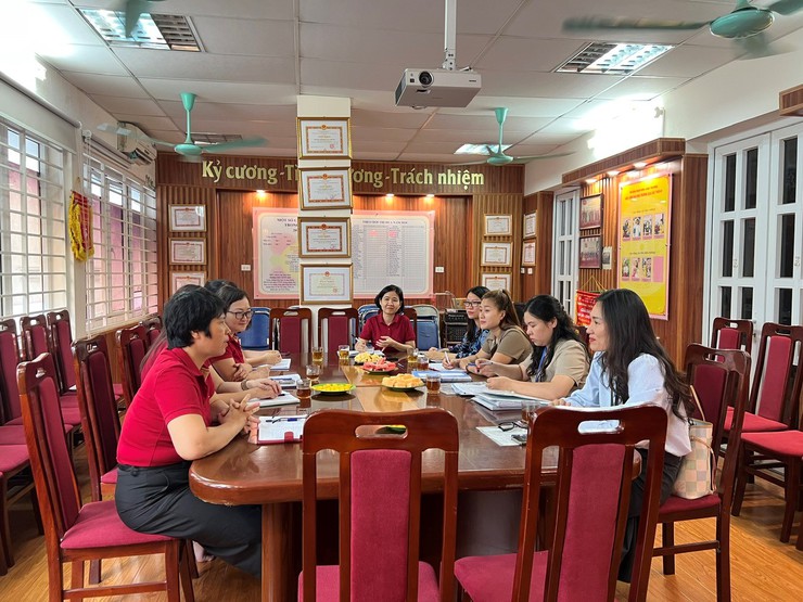 PHƯỜNG LÁNG KIỂM TRA CÔNG TÁC TUYỂN SINH ĐẦU CẤP TẠI MỘT SỐ TRƯỜNG HỌC, CƠ SỞ GIÁO DỤC TRÊN ĐỊA BÀN PHƯỜNG - Ảnh 1.