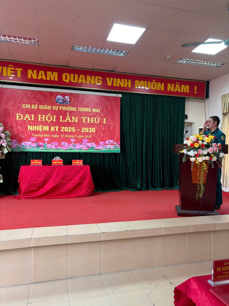 Ban CHQS phường Tương Mai TP Hà Nội. Chi bộ Quân sự phường  Tương Mai tổ chức Đại hội Chi bộ lần thứ I, nhiệm kỳ 2025–2030
- Ảnh 5.