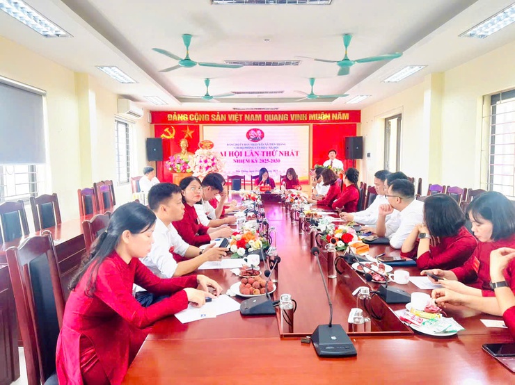 Chi bộ Phòng Văn hóa – Xã hội xã Tiến Thắng tổ chức thành công Đại hội chi bộ lần thứ Nhất, nhiệm kỳ 2025-2030.- Ảnh 1.
