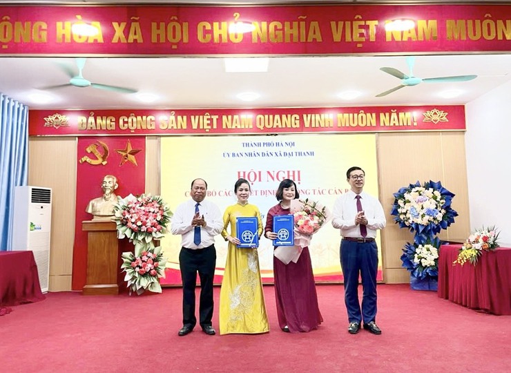 UBND XÃ ĐẠI THANH TRAO QUYẾT ĐỊNH CÔNG TÁC CÁN BỘ NGÀNH Y TẾ VÀ GIÁO DỤC ĐÀO TẠO- Ảnh 6. UBND XÃ ĐẠI THANH TRAO QUYẾT ĐỊNH CÔNG TÁC CÁN BỘ NGÀNH Y TẾ VÀ GIÁO DỤC ĐÀO TẠO- Ảnh 6.