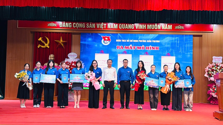 Đoàn Thanh niên phường Xuân Phương tổ chức hội nghị công bố quyết định của Thành đoàn Hà Nội về thành lập và chỉ định nhân sự; phát động thi đua cao điểm chào mừng Đại hội Đảng bộ phường Xuân Phương lần thứ nhất, nhiệm kỳ 2025-2030- Ảnh 7.