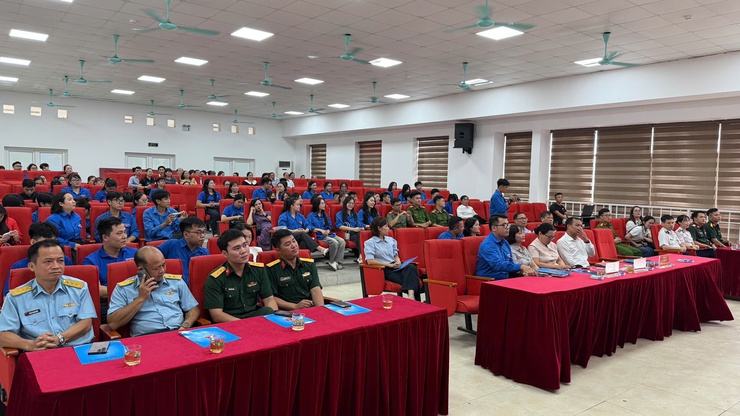 Đoàn Thanh niên phường Xuân Phương tổ chức hội nghị công bố quyết định của Thành đoàn Hà Nội về thành lập và chỉ định nhân sự; phát động thi đua cao điểm chào mừng Đại hội Đảng bộ phường Xuân Phương lần thứ nhất, nhiệm kỳ 2025-2030- Ảnh 1.