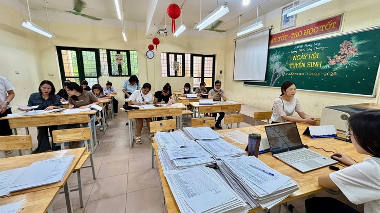 PHƯỜNG LÁNG KIỂM TRA CÔNG TÁC TUYỂN SINH ĐẦU CẤP TẠI MỘT SỐ TRƯỜNG HỌC, CƠ SỞ GIÁO DỤC TRÊN ĐỊA BÀN PHƯỜNG - Ảnh 3.
