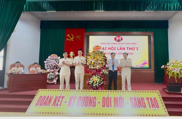 Đại hội Đảng bộ Công an xã Tam Hưng: Dấu mốc xây dựng lực lượng vững mạnh toàn diện trong giai đoạn mới- Ảnh 2.
