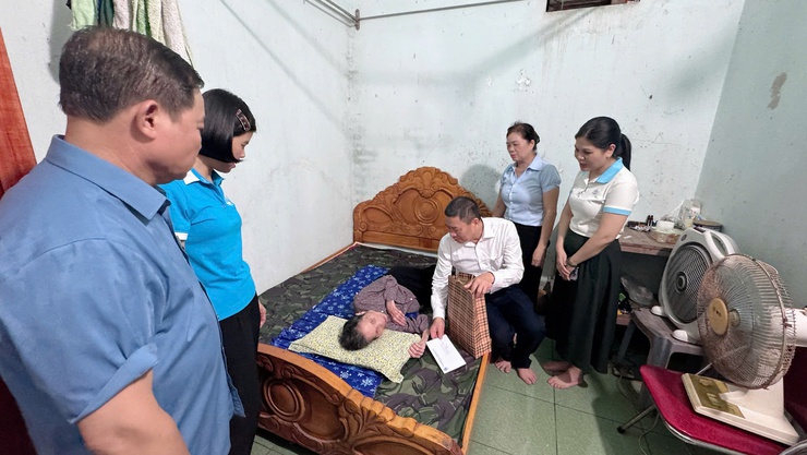 Xã Quang Minh tri ân gia đình chính sách nhân kỷ niệm 78 năm Ngày Thương binh - Liệt Sỹ- Ảnh 1.