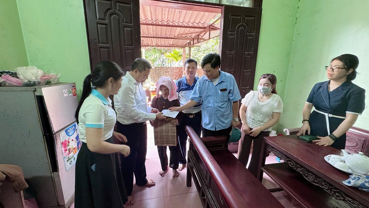 Xã Quang Minh tri ân gia đình chính sách nhân kỷ niệm 78 năm Ngày Thương binh - Liệt Sỹ- Ảnh 2.