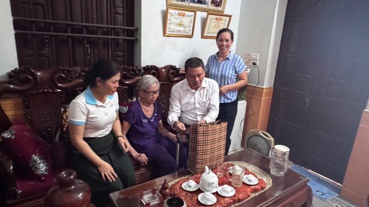 Xã Quang Minh tri ân gia đình chính sách nhân kỷ niệm 78 năm Ngày Thương binh - Liệt Sỹ- Ảnh 3.