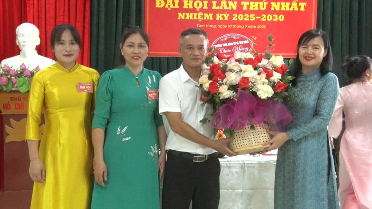 Chi bộ Trạm Y tế xã Tam Hưng tổ chức Đại hội nhiệm kỳ 2025–2030 - Phát huy vai trò nòng cốt trong công tác chăm sóc sức khỏe Nhân dân- Ảnh 5.