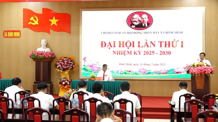 Chi bộ cơ quan Hội đồng nhân dân (HĐND) xã Bình Minh long trọng tổ chức Đại hội lần thứ I, nhiệm kỳ 2025–2030.- Ảnh 3.