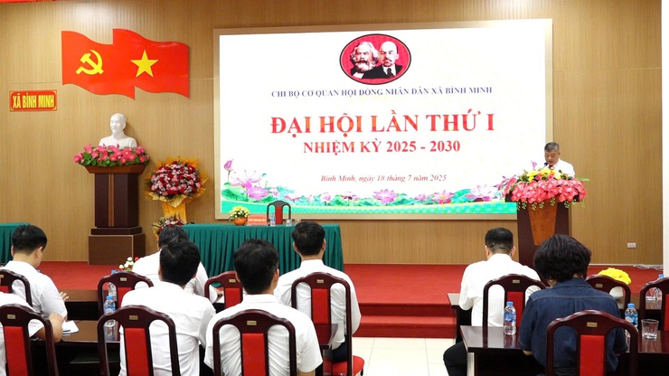 Chi bộ cơ quan Hội đồng nhân dân (HĐND) xã Bình Minh long trọng tổ chức Đại hội lần thứ I, nhiệm kỳ 2025–2030.- Ảnh 2.