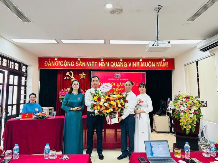 ĐẠI HỘI CHI BỘ BAN XÂY DỰNG ĐẢNG PHƯỜNG LÁNG LẦN THỨ I, NHIỆM KỲ 2025–2030- Ảnh 1.