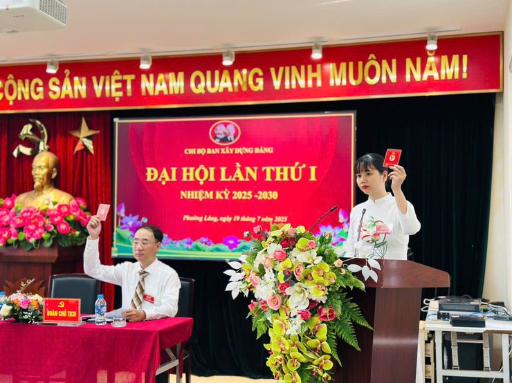 ĐẠI HỘI CHI BỘ BAN XÂY DỰNG ĐẢNG PHƯỜNG LÁNG LẦN THỨ I, NHIỆM KỲ 2025–2030- Ảnh 7.