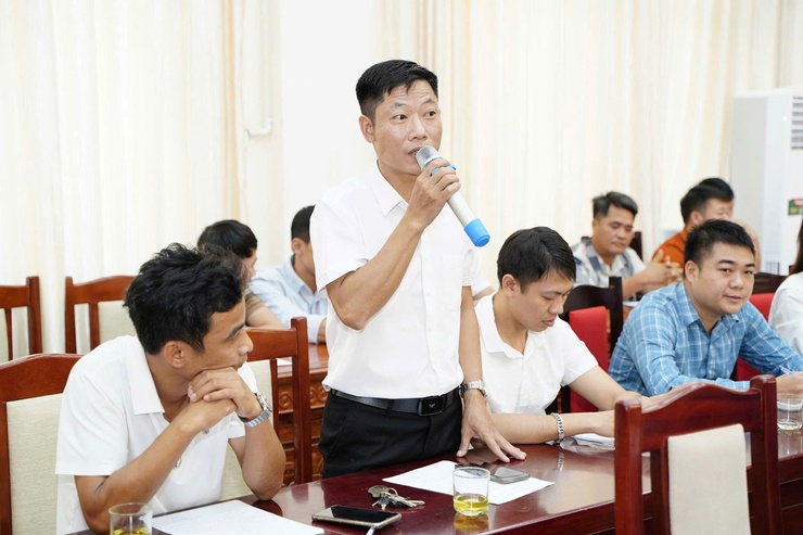 Hội nghị làm việc với các đồng chí không chuyên trách chuyển công tác về xã Chuyên Mỹ
- Ảnh 2.