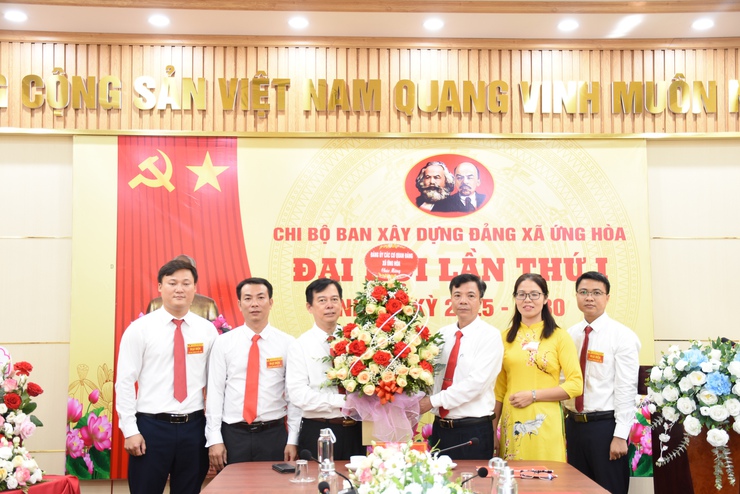 ĐẠI HỘI CÁC CHI BỘ CƠ QUAN ĐẢNG XÃ ỨNG HOÀ THÀNH CÔNG TỐT ĐẸP.- Ảnh 4.