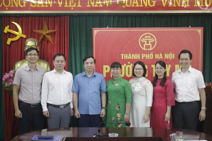 Hội nghị công bố các Quyết định thành lập Chi bộ 
trực thuộc Đảng bộ UBND phường Tây Mỗ- Ảnh 2.