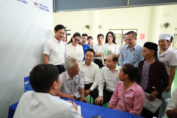 Xã Minh Châu: khai mạc Hành trình chăm sóc sức khỏe toàn dân năm 2025- Ảnh 1.