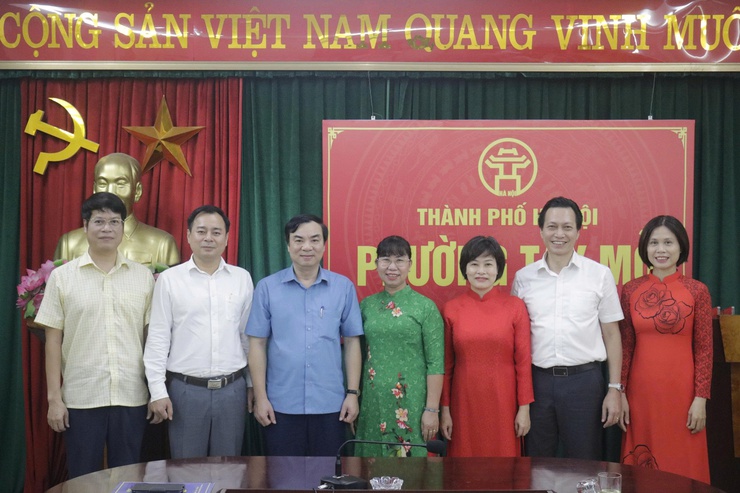 Hội nghị công bố các Quyết định thành lập Chi bộ 
trực thuộc Đảng bộ UBND phường Tây Mỗ- Ảnh 3.