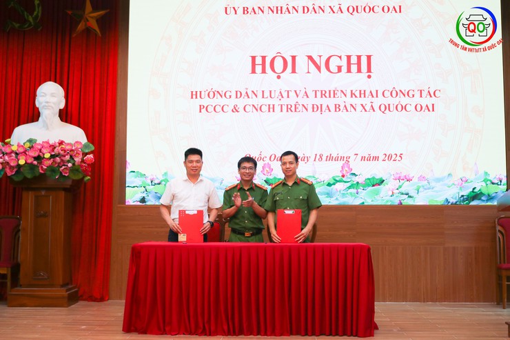Hội nghị triển khai thực hiện nhiệm vụ trọng tâm về công tác PCCC&CNCH sau khi thành lập chính quyền địa phương 2 cấp và hướng dẫn Luật và tuyên truyền PCCC&CNCH trên địa bàn xã Quốc Oai- Ảnh 4.