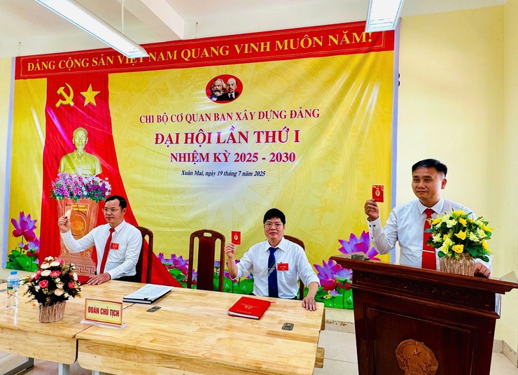 Các Chi bộ thuộc Đảng bộ các cơ quan Đảng đồng loạt tổ chức đại hội nhiệm kỳ 2025 – 2030- Ảnh 9.