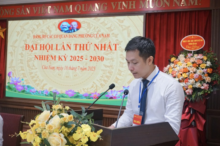 ĐẠI HỘI LẦN THỨ I ĐẢNG BỘ CÁC CƠ QUAN ĐẢNG PHƯỜNG CỬA NAM, NHIỆM KỲ 2025 – 2030: DÂN CHỦ - TRÍ TUỆ - ĐOÀN KẾT - PHÁT TRIỂN- Ảnh 4.