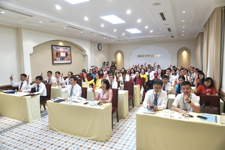 ĐẠI HỘI LẦN THỨ I ĐẢNG BỘ CÁC CƠ QUAN ĐẢNG PHƯỜNG CỬA NAM, NHIỆM KỲ 2025 – 2030: DÂN CHỦ - TRÍ TUỆ - ĐOÀN KẾT - PHÁT TRIỂN- Ảnh 10.