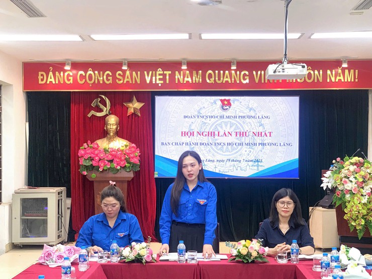 HỘI NGHỊ BAN CHẤP HÀNH ĐOÀN TNCS HỒ CHÍ MINH PHƯỜNG LÁNG LẦN THỨ NHẤT, NHIỆM KỲ 2025 - 2030- Ảnh 4.