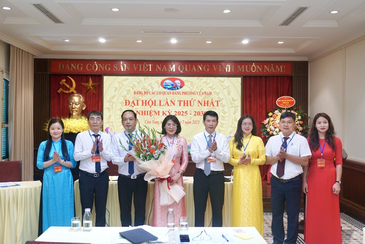 ĐẠI HỘI LẦN THỨ I ĐẢNG BỘ CÁC CƠ QUAN ĐẢNG PHƯỜNG CỬA NAM, NHIỆM KỲ 2025 – 2030: DÂN CHỦ - TRÍ TUỆ - ĐOÀN KẾT - PHÁT TRIỂN- Ảnh 2.