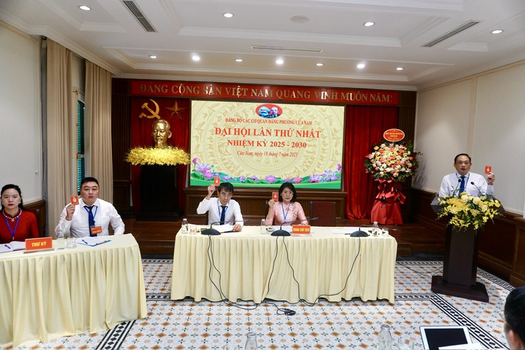 ĐẠI HỘI LẦN THỨ I ĐẢNG BỘ CÁC CƠ QUAN ĐẢNG PHƯỜNG CỬA NAM, NHIỆM KỲ 2025 – 2030: DÂN CHỦ - TRÍ TUỆ - ĐOÀN KẾT - PHÁT TRIỂN- Ảnh 9.