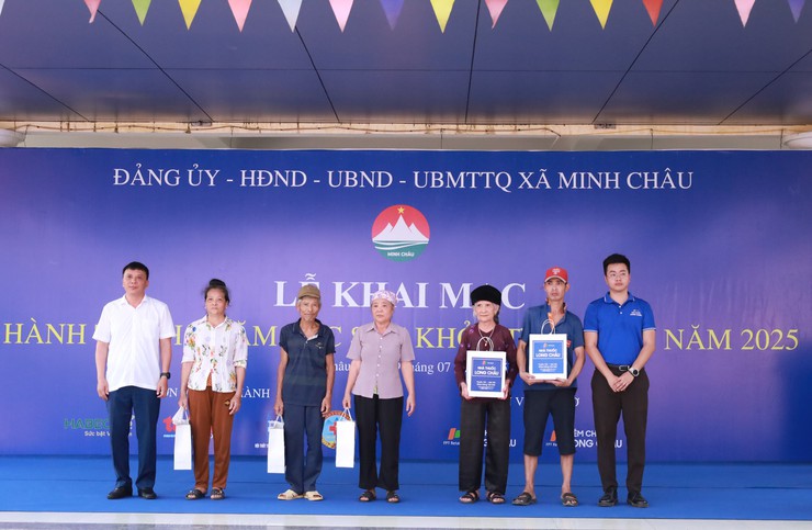 Xã Minh Châu: khai mạc Hành trình chăm sóc sức khỏe toàn dân năm 2025- Ảnh 9.