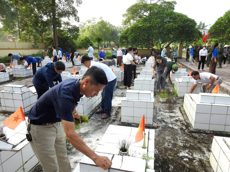 NHIỀU HOẠT ĐỘNG THIẾT THỰC ĐƯỢC TRIỂN KHAI TRONG CHƯƠNG TRÌNH HÀNH QUÂN DÃ NGOẠI GIỮA XÃ TRUNG GIÃ VÀ LỮ ĐOÀN 86- Ảnh 4.