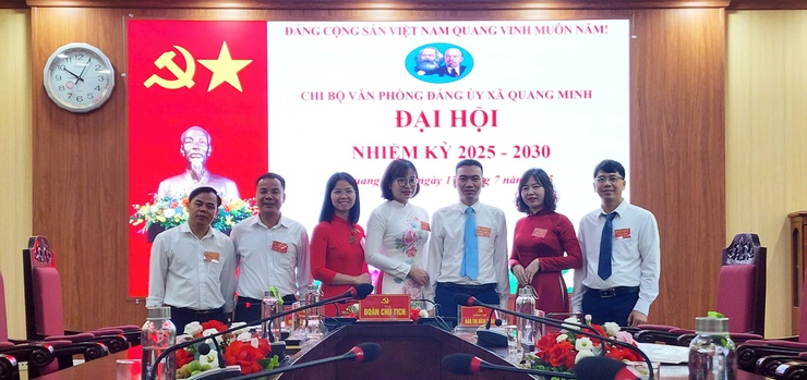 Đại hội chi bộ Văn phòng Đảng ủy xã Quang Minh nhiệm kỳ 2025-2030 thành công tốt đẹp- Ảnh 2.