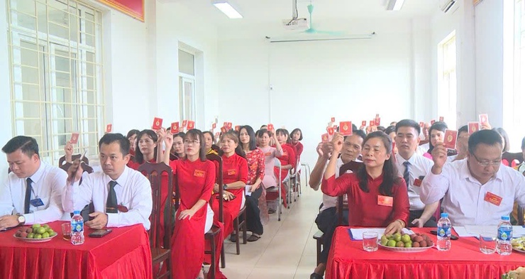 Đại hội Đảng bộ Trạm Y tế xã Hát Môn lần thứ nhất nhiệm kỳ 2025 - 2030- Ảnh 1.