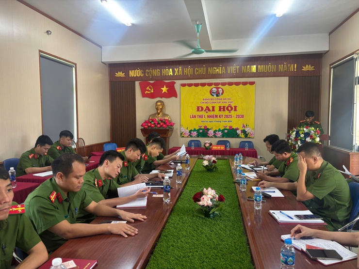SÔI NỔI ĐẠI HỘI CÁC CHI, ĐẢNG BỘ TRỰC THUỘC TIẾN TỚI ĐẠI HỘI ĐẢNG BỘ XÃ HÒA XÁ LẦN THỨ I, NHIỆM KỲ 2025-2030- Ảnh 11.