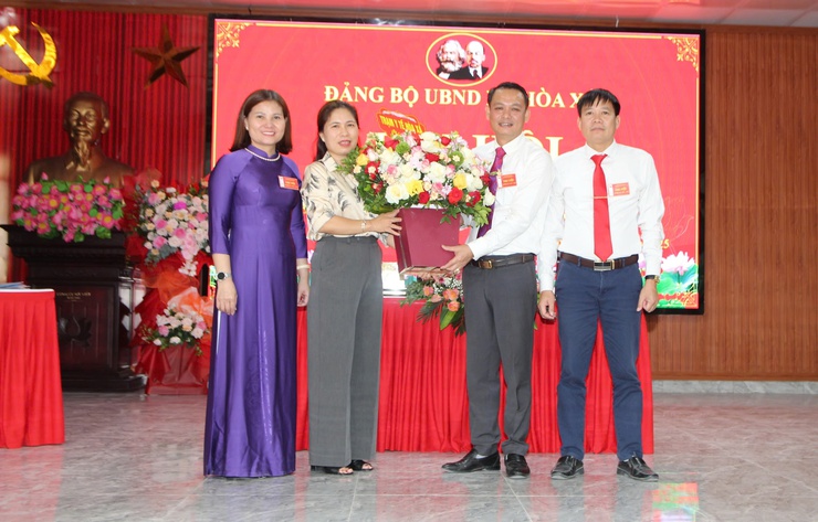 SÔI NỔI ĐẠI HỘI CÁC CHI, ĐẢNG BỘ TRỰC THUỘC TIẾN TỚI ĐẠI HỘI ĐẢNG BỘ XÃ HÒA XÁ LẦN THỨ I, NHIỆM KỲ 2025-2030- Ảnh 7.
