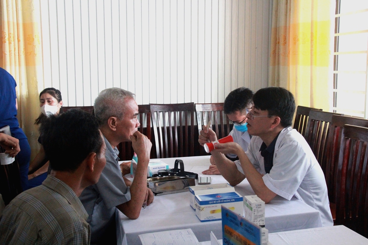 Xã Thạch Thất: tổ chức hoạt động khám, cấp phát thuốc miễn phí cho Thương, bệnh binh nhân dịp kỷ niệm 78 năm Ngày Thương binh - Liệt sĩ (27/7/1947 – 27/7/2025)- Ảnh 9.