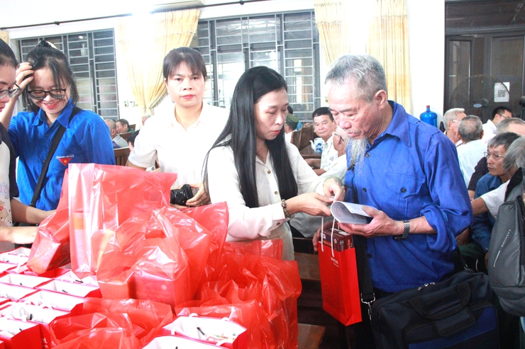 Xã Thạch Thất: tổ chức hoạt động khám, cấp phát thuốc miễn phí cho Thương, bệnh binh nhân dịp kỷ niệm 78 năm Ngày Thương binh - Liệt sĩ (27/7/1947 – 27/7/2025)- Ảnh 12.