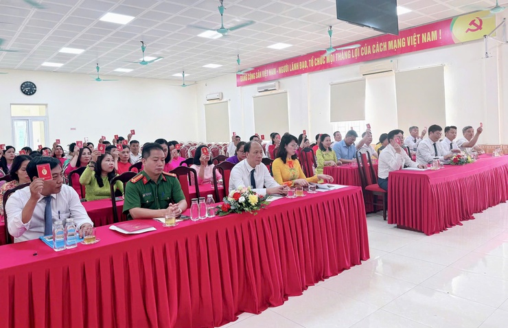 Đảng bộ UBND xã Nam Phù quyết tâm đổi mới, đoàn kết vững vàng, kiến tạo tương lai- Ảnh 3.