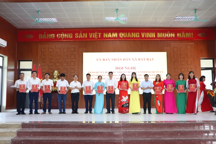 Xã Bất Bạt: đảm bảo an toàn, sẵn sàng cho năm học mới- Ảnh 2.