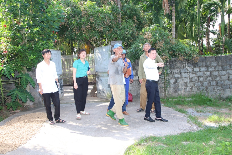 LÃNH ĐẠO UBND XÃ HÒA XÁ KIỂM TRA CÁC ĐIỂM XUNG YẾU PHÒNG CHỐNG NGẬP ÚNG TRONG MÙA MƯA BÃO- Ảnh 4.