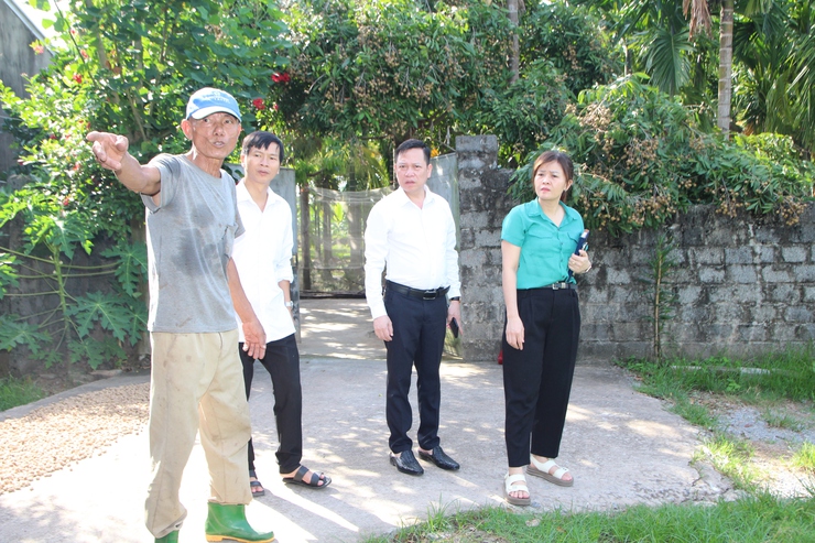 LÃNH ĐẠO UBND XÃ HÒA XÁ KIỂM TRA CÁC ĐIỂM XUNG YẾU PHÒNG CHỐNG NGẬP ÚNG TRONG MÙA MƯA BÃO- Ảnh 3.