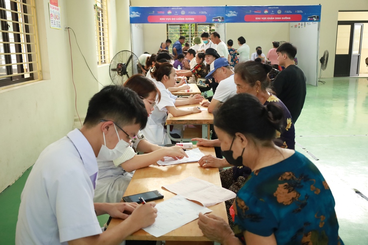 Xã Minh Châu: khai mạc Hành trình chăm sóc sức khỏe toàn dân năm 2025- Ảnh 17.