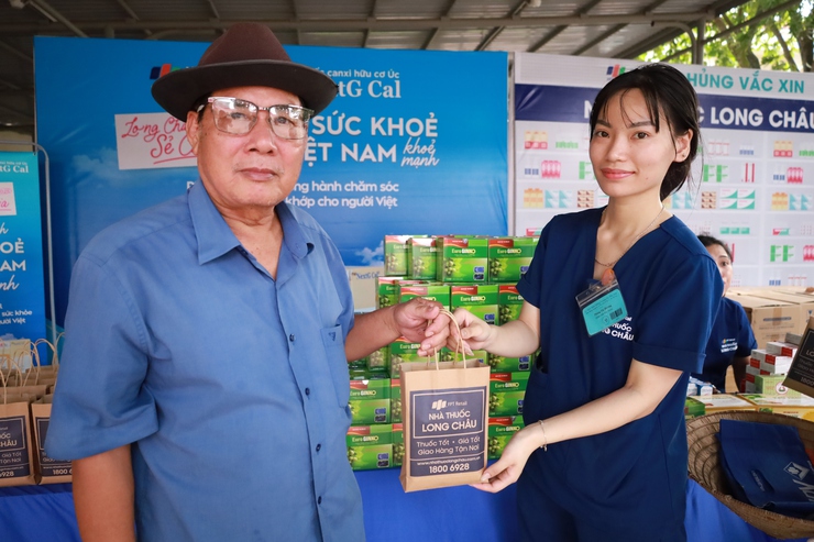 Xã Minh Châu: khai mạc Hành trình chăm sóc sức khỏe toàn dân năm 2025- Ảnh 18.