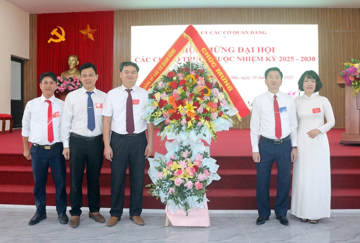 Các Chi bộ thuộc Đảng bộ các cơ quan Đảng đồng loạt tổ chức đại hội nhiệm kỳ 2025 – 2030- Ảnh 3.