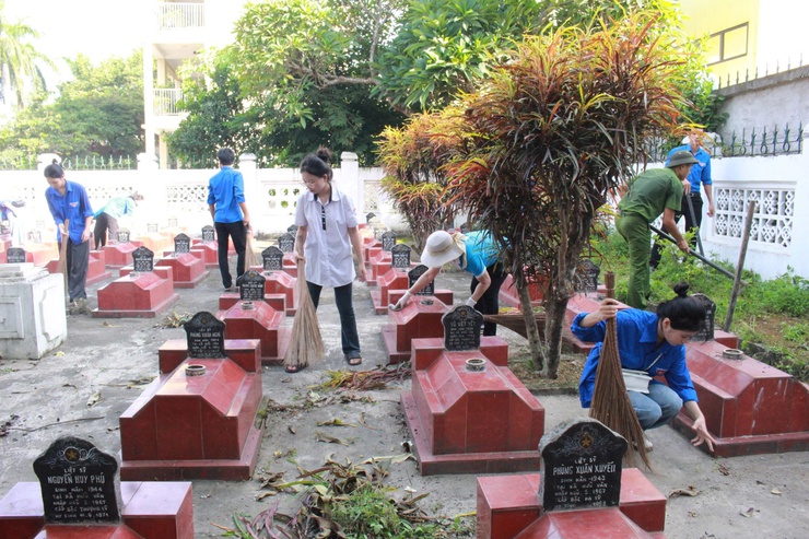 Trần Phú: làm đẹp các nghĩa trang liệt sỹ- Ảnh 2.