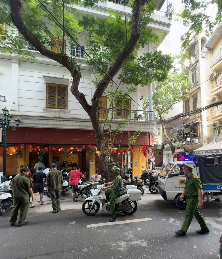 Phường Ba Đình: Tổ chức Lễ ra quân cao điểm thực hiện phong trào “Sáng- Xanh-Sạch- Đẹp” nhân dịp kỷ niệm 80 năm Cách mạng tháng Tám và Quốc khánh 2/9- Ảnh 7.