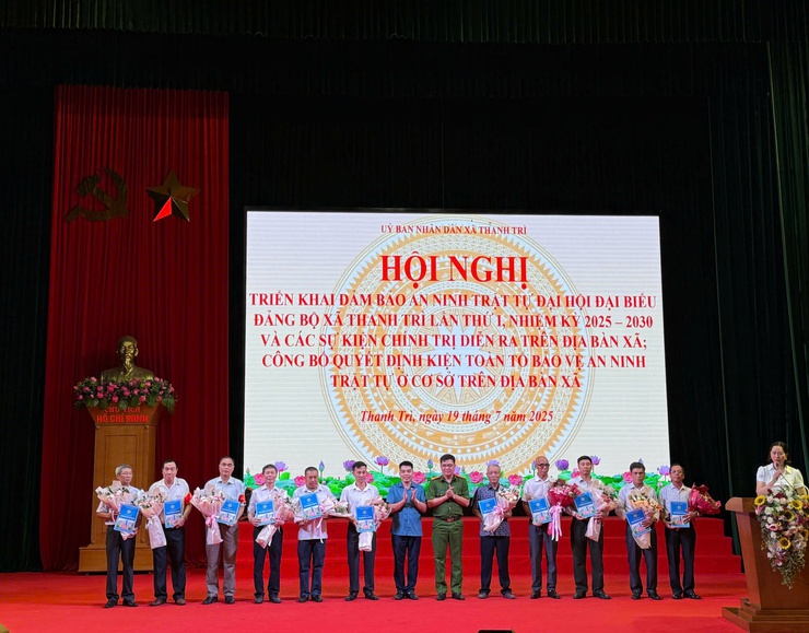 Công an xã Thanh Trì: Quyết liệt ra quân đảm bảo ANTT Đại hội Đại biểu Đảng bộ xã Thanh Trì lần thứ I, nhiệm kỳ 2025 - 2030 và các sự kiện chính trị quan trọng diễn ra trên địa bàn- Ảnh 5.