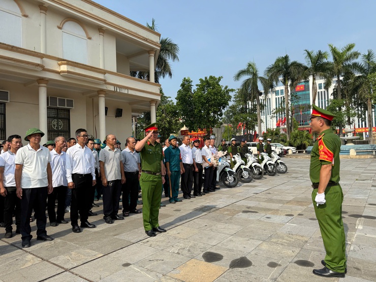 Công an xã Thanh Trì: Quyết liệt ra quân đảm bảo ANTT Đại hội Đại biểu Đảng bộ xã Thanh Trì lần thứ I, nhiệm kỳ 2025 - 2030 và các sự kiện chính trị quan trọng diễn ra trên địa bàn- Ảnh 17.