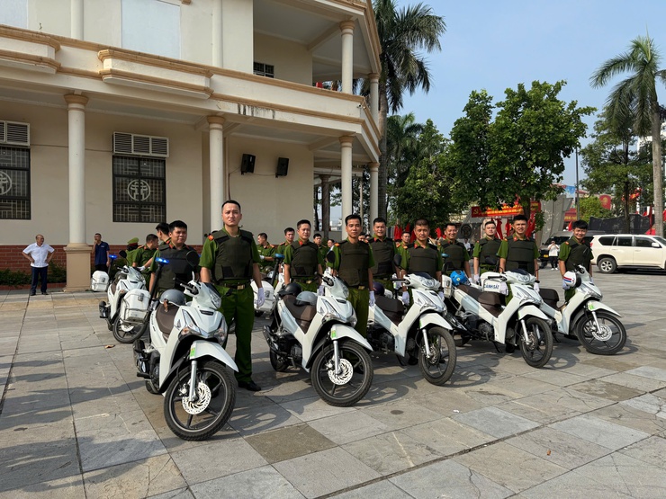 Công an xã Thanh Trì: Quyết liệt ra quân đảm bảo ANTT Đại hội Đại biểu Đảng bộ xã Thanh Trì lần thứ I, nhiệm kỳ 2025 - 2030 và các sự kiện chính trị quan trọng diễn ra trên địa bàn- Ảnh 15.