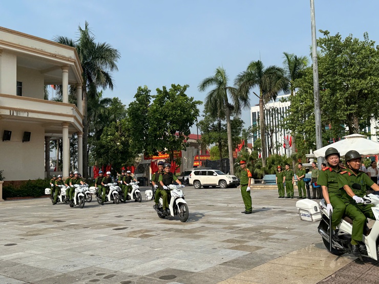 Công an xã Thanh Trì: Quyết liệt ra quân đảm bảo ANTT Đại hội Đại biểu Đảng bộ xã Thanh Trì lần thứ I, nhiệm kỳ 2025 - 2030 và các sự kiện chính trị quan trọng diễn ra trên địa bàn- Ảnh 16.
